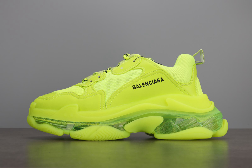 巴黎世家荧光绿气垫