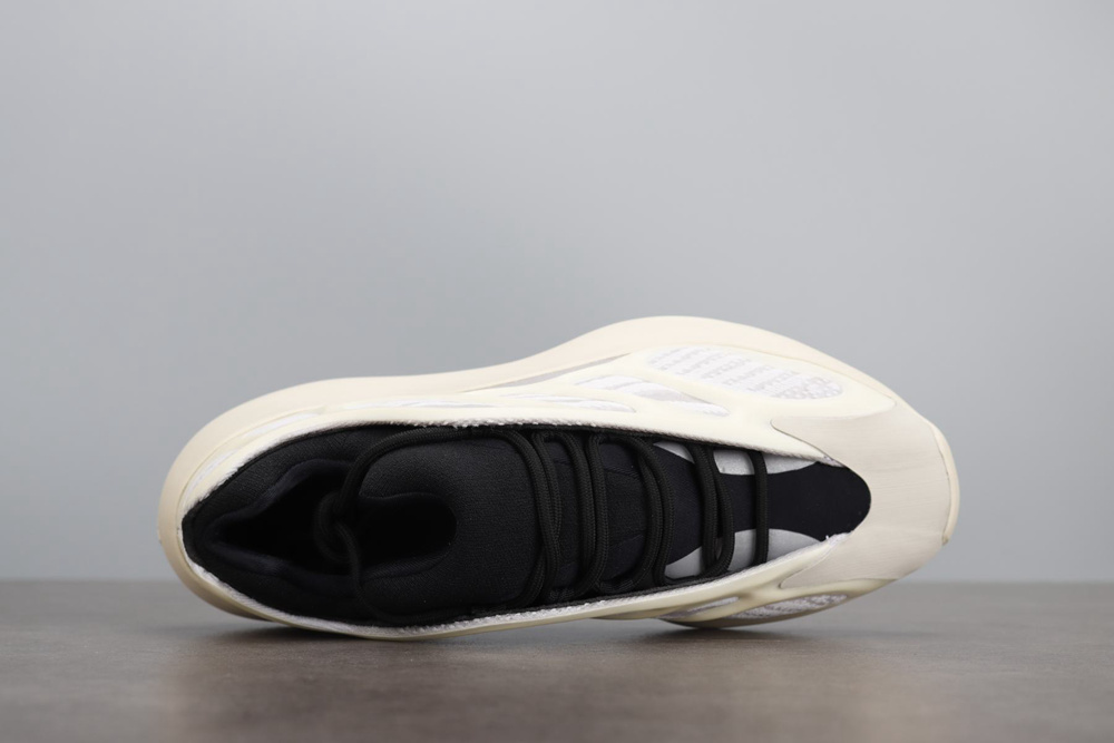 yeezy 700v3 白