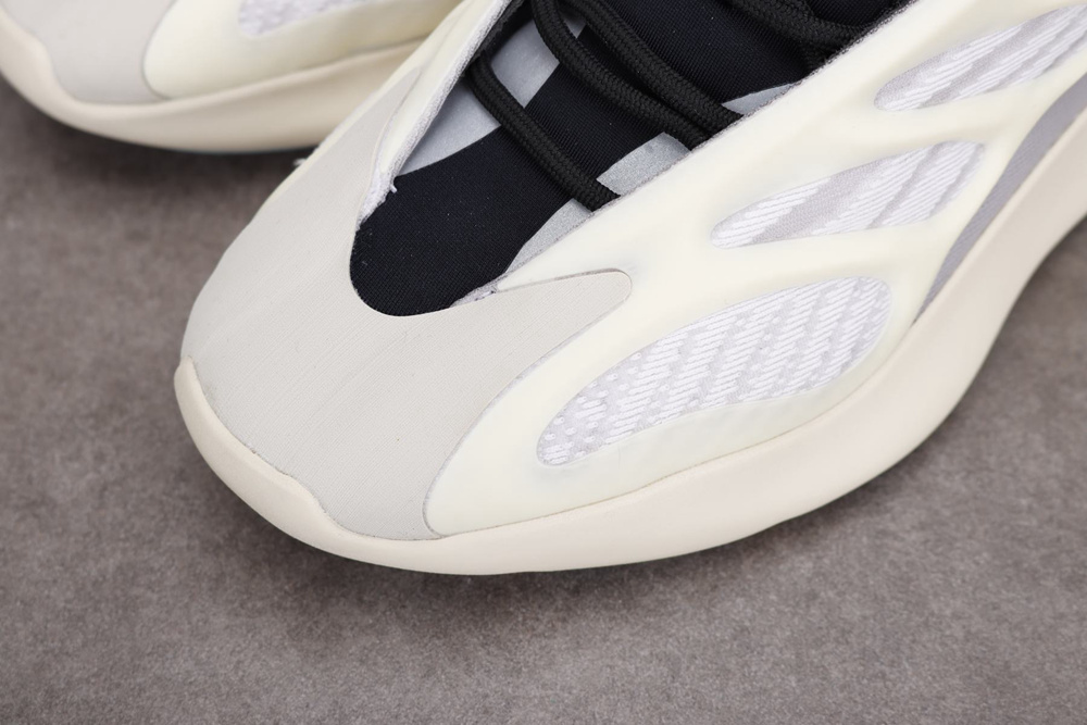 yeezy 700v3 白