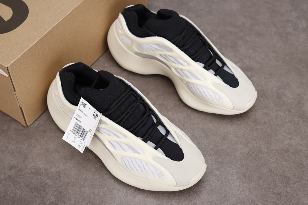 yeezy 700v3 白